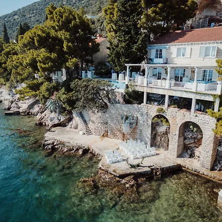 Mey's Place On The Villa